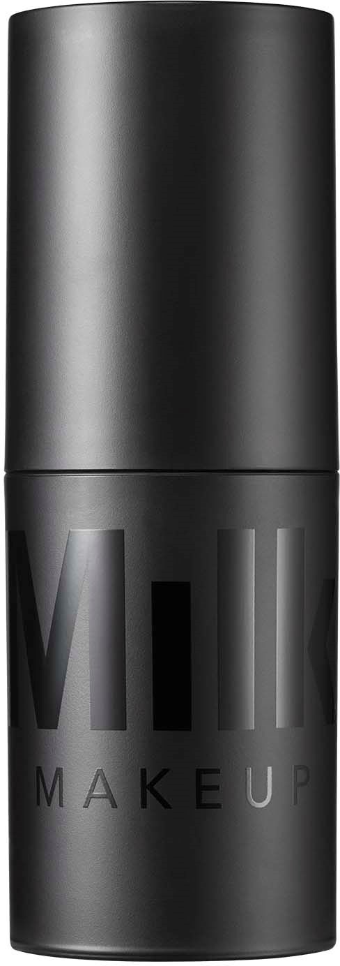 Een zwart cilindervormige make-up sprayfles met de woorden "MAKEUP" en andere tekst.