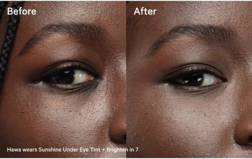 Foto's naast elkaar tonen huidverbetering rond het oog na gebruik van een oplichtend product.