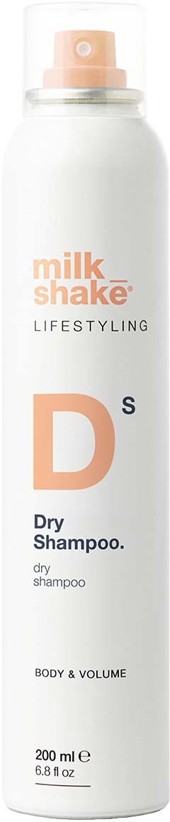 Lange witte fles met droogshampoo en perzikkleurige spraydop, gelabeld 'milk shake' en 'LIFESTYLING'.