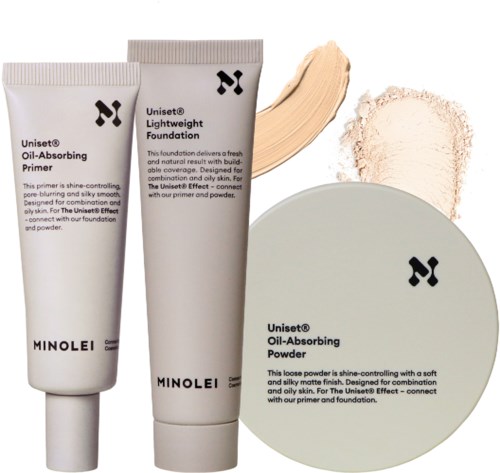 Tre makeup- produkter inkluderar primer, foundation, och puder, med prov och en ljusfärgad puderbehållare.