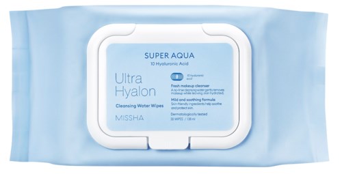 Ein Paket Reinigungswasser-Tücher mit "Super Aqua" und "Ultra Hyalon" Beschriftung, hellblauer Hintergrund mit weißer Verpackung.