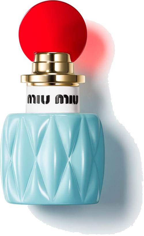 Een parfumfles met een blauwe gegroefde dop, gouden middelstuk en een rode bol bovenaan.