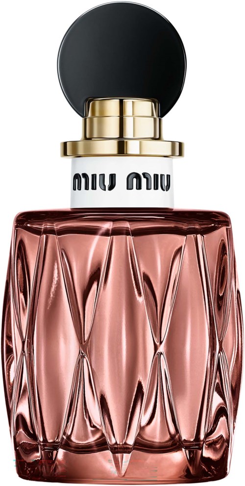 En parfymeflaske med rosa glass, en svart rund kork, og gulldetaljer, med Miu Miu-merket.