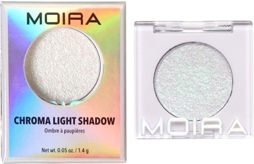A holographic packaging and a white eyeshadow with a shimmer effect from Moira brand.