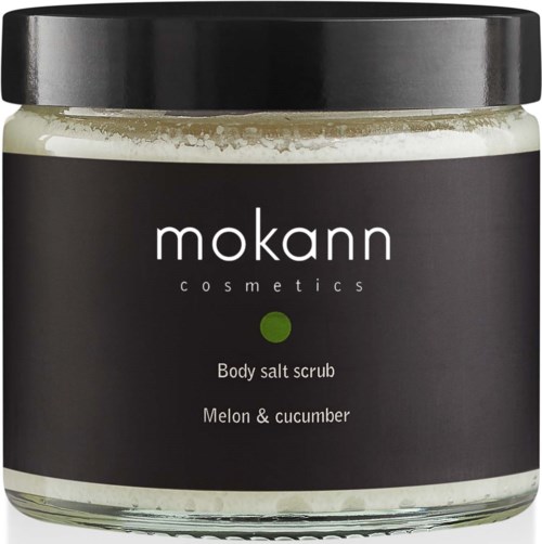 Ein Glas mit Body Salt Scrub, schwarzes Etikett, weiße Schrift und ein grüner Punkt. Enthält Melone und Gurke.