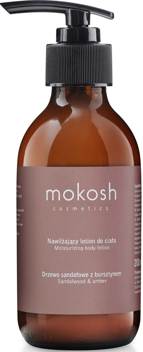 Eine braune Flasche mit einem schwarzen Pumpkopf enthält feuchtigkeitsspendende Körperlotion, Sandelholz und Bernstein Duft, mit Beschriftung 'mokosh cosmetics'.