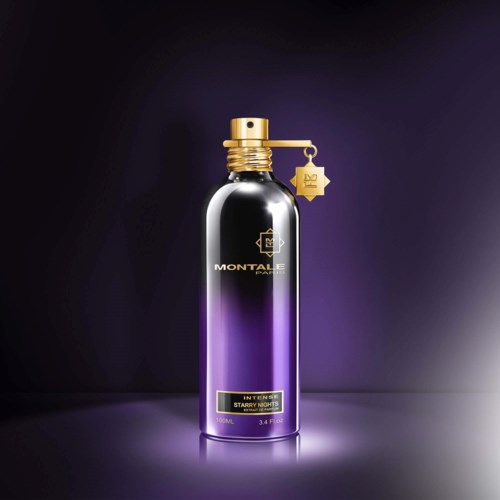 Een parfumfles met zwarte en paarse gradiënt, gouden dop en label, gemerkt Montale Paris. Elegant en strak ontwerp.