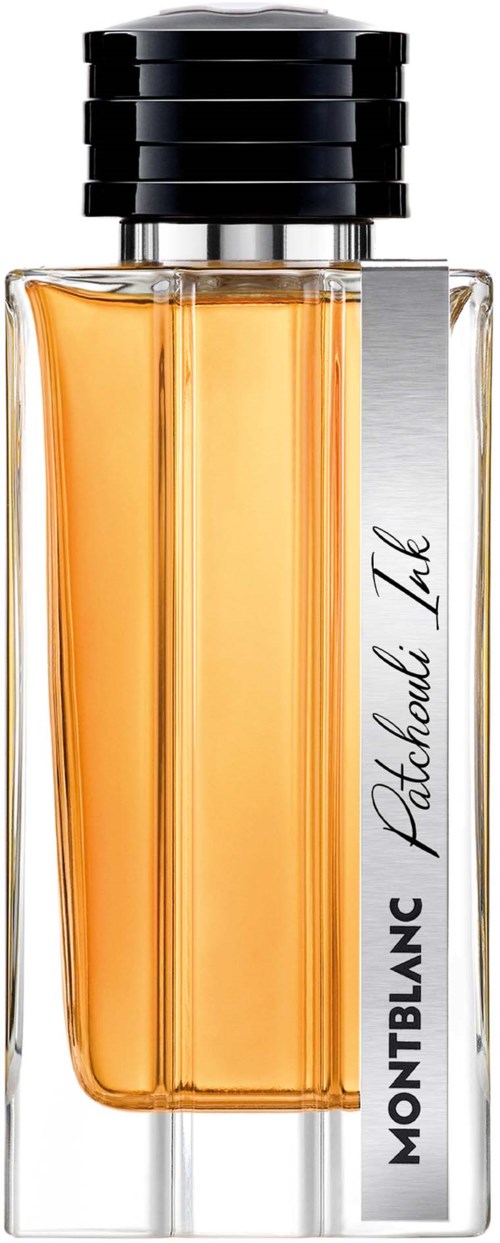 Een parfumfles met oranje vloeistof, zwarte dop en een zilveren label met 'Montblanc Patchouli Tle.'