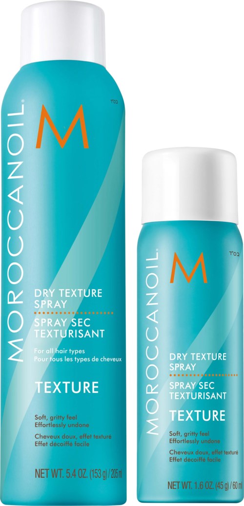 Kaksi Moroccanoil-kuivuustusspray-pakkausta, yksi iso ja yksi pieni, esillä sinisillä etiketeillä ja oranssilla 'M'-logolla.