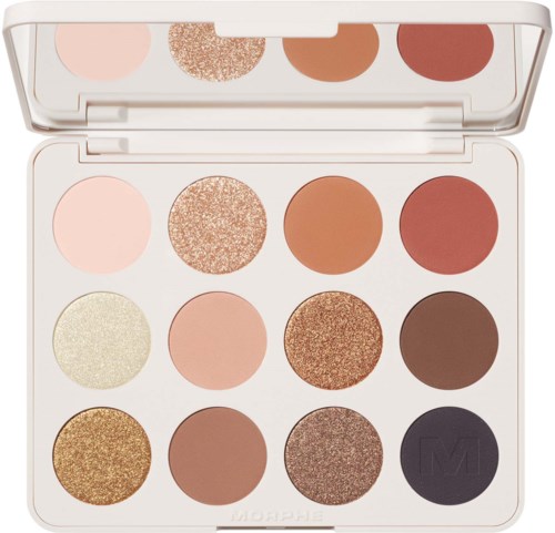 En makeuppalett med tolv nyanser, inklusive rosa, brunt, guld och svart.