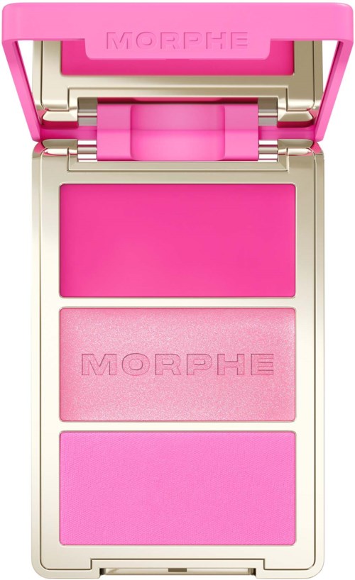 Ett rosa makeuppaket med tre nyanser av rosa rouge inuti, märkt med MORPHE.