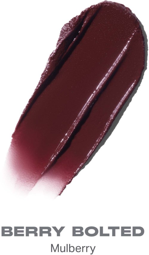 En stor, kurvad smet av mörkröd bärfärgad paint eller gel med orden Berry Bolted Mulberry under.