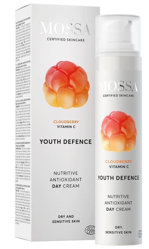 Een doos en flesje van MOSSA huidverzorgingsproduct, getiteld Cloudberry Youth Defence, voor droge en gevoelige huid, vitamine C, antioxidant.