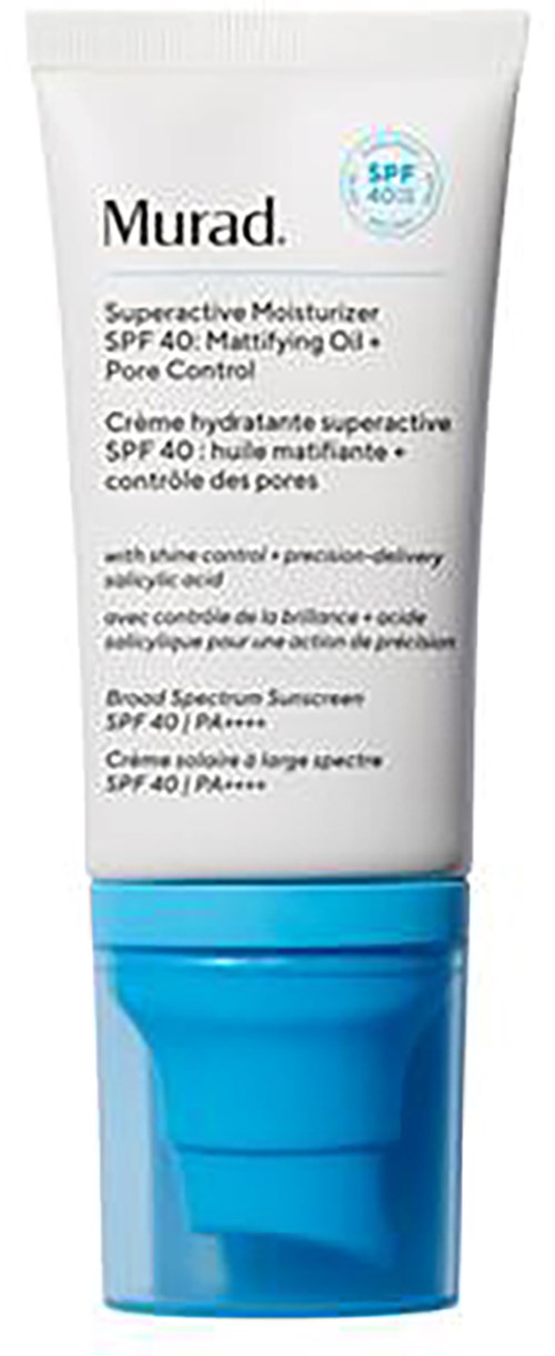 Een witte en blauwe tube met Murad vochtinbrengende crème met SPF 40, voor poriecontrole en glansvermindering.