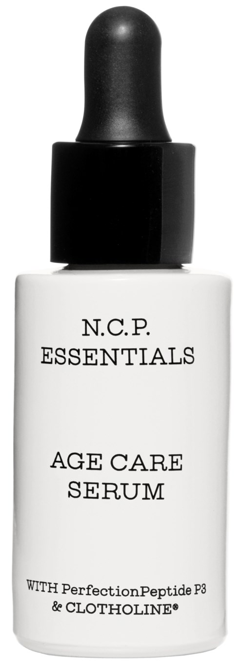 Een witte fles met een zwarte pipetdop en label N.C.P. ESSENTIALS Age Care Serum.