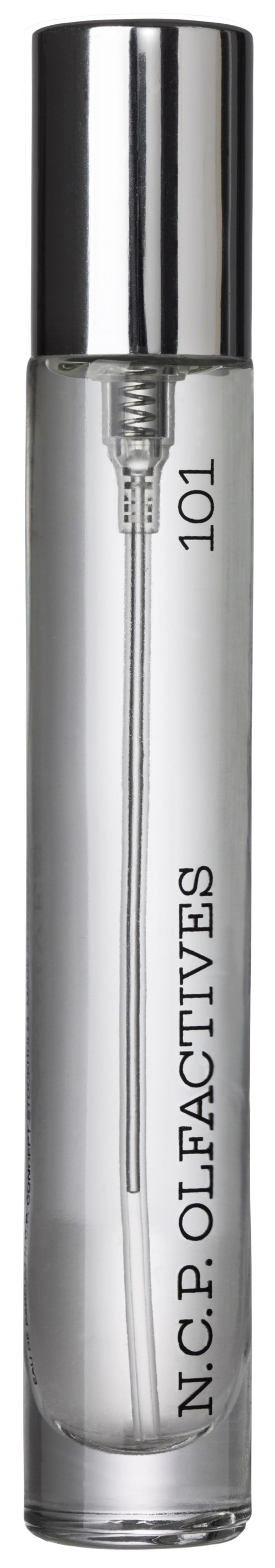 Een heldere glazen sprayfles met zilveren dop, gemerkt 'N.C.P. OLFACTIVES 101'.