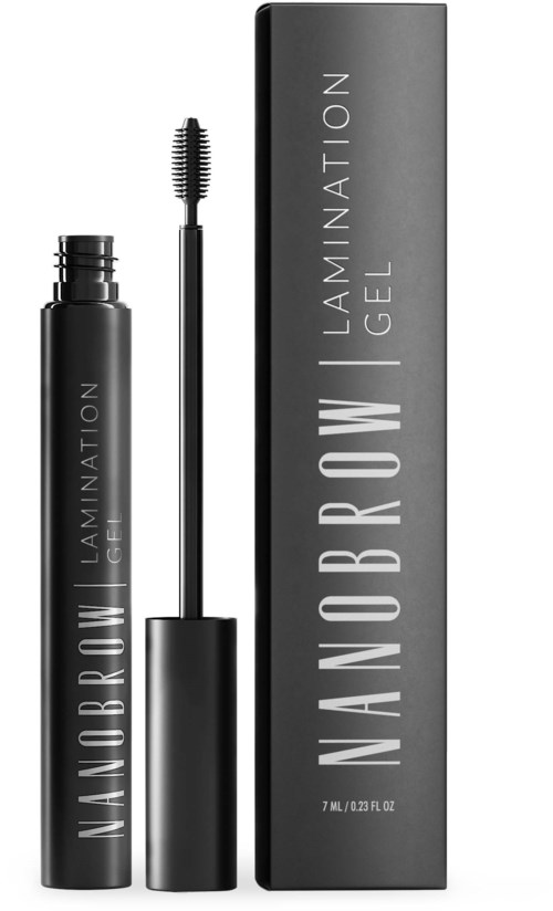 En svart tub med en vändkrok, bredvid en lång, svart låda. Texten säger 'NANOBROW LAMINATION GEL'.