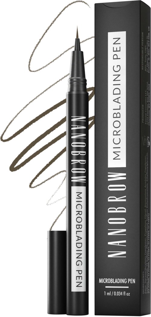 Een zwarte microbladingpen met een dop, naast de zwarte doos met witte tekst "NANOBROW MICROBLADING PEN."