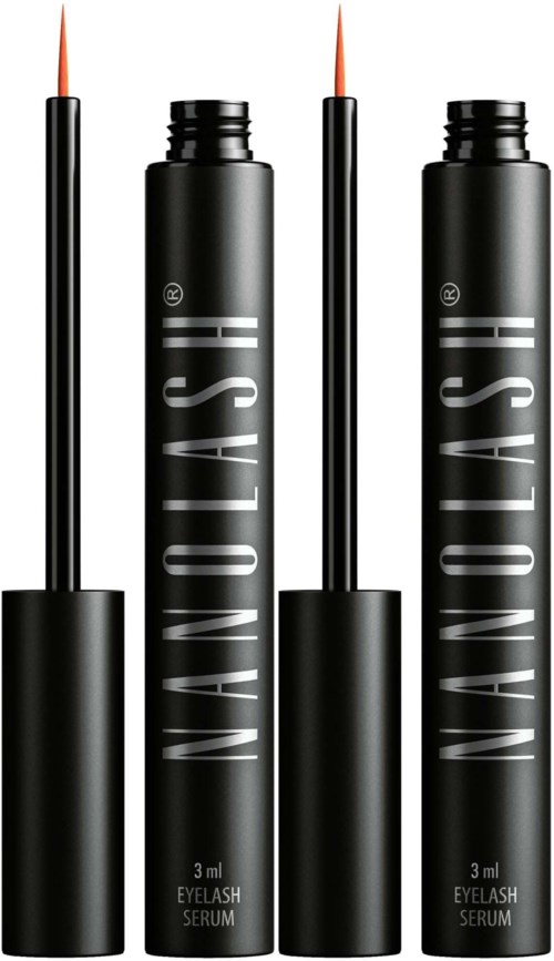 Kaksi mustaa silmäripsiä hoitavia pulloja, joissa on oranssit aplikaattorit, ja merkitty 'NAILASH' ja '3 ml EYELASH SERUM'.