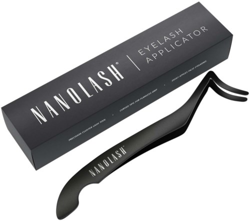 Een zwarte wimperverzorger met 'NANO LASH' en een bijpassende doos.