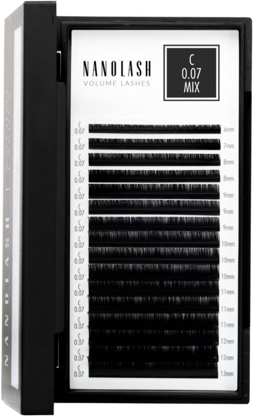 Doos met verschillende lengten van wimpersmonsters, gelabeld met metingen, getiteld 'Nanolash Volume Lashes.'