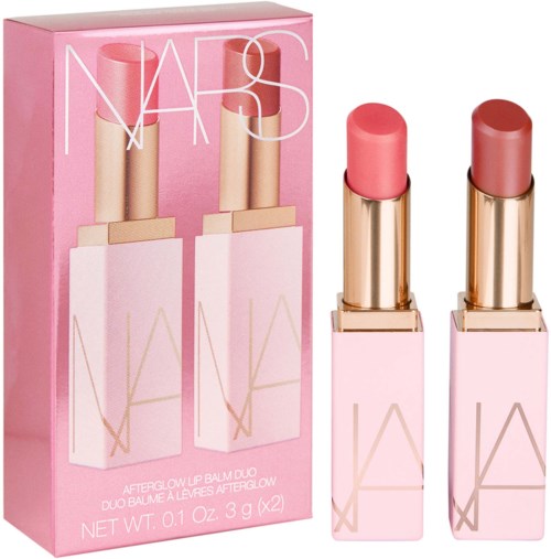 To NARS leppebalsamer i rosa og nude nyanser i en rosa eske for NARS Afterglow Lip Balm Duo.