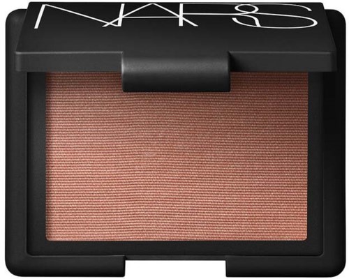 En makeups-förpackning med blush inuti och varumärket 'NARS' på locket.