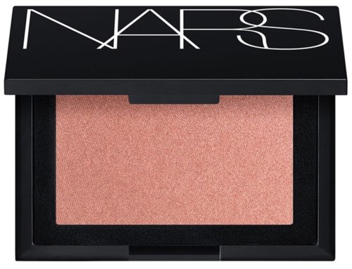 En liten NARS-blush i ljusrosa nyans med svart förpackning och vitt logotyp på toppen.