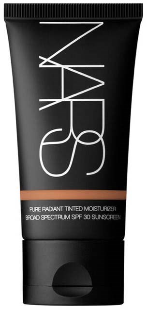 Svart tub märkt med 'NARS' och text om en färgad fuktighetskräm och solskydd SPF 30.