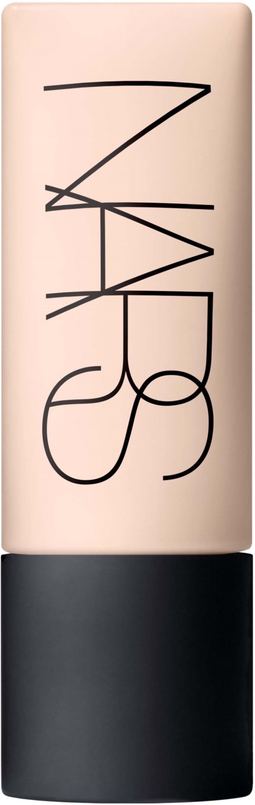 En NARS-läppstift med beige lock och svart bas, med märkesnamnet skrivet vertikalt.