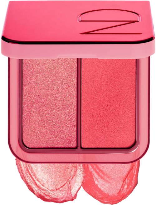 Pinkes Rouge-Puder mit zwei Abschnitten und einem herzförmigen Fleck darunter.