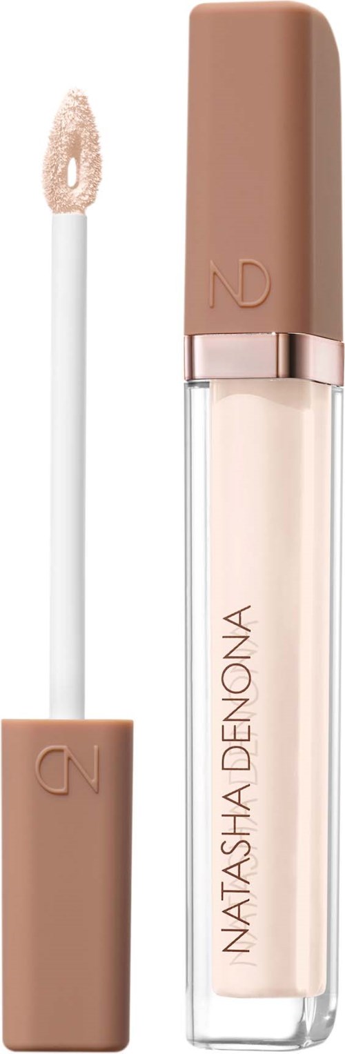 Ein flüssiger Concealer mit beigem Deckel und Applikator. Der Markenname Natasha Denona steht auf der Flasche.