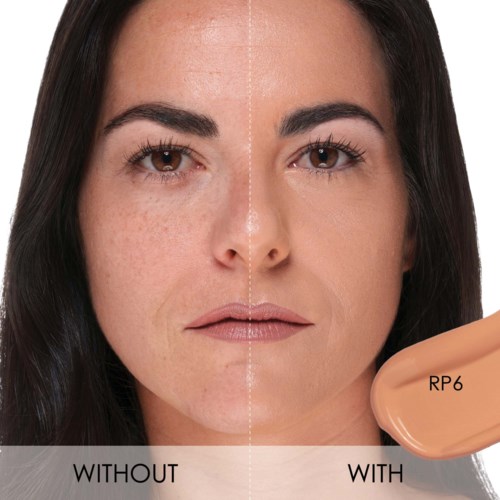 Das Bild zeigt das Gesicht einer Frau vor und nach Hautpflege mit einem Produkt namens RP6, das die Hautqualität verbessert.