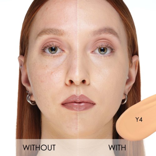 Vergleich einer Frau ohne und mit Make-up, die klarere, glattere Haut und verbesserte Merkmale zeigt.