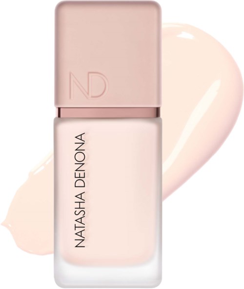 Eine Nagellackflasche in zart rosa, mit dem Namen Natasha Denona.