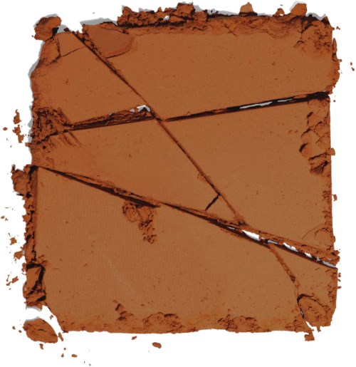 Zerbrochene braune Tonmasse mit sichtbaren Rissen und unregelmäßigen Kanten.