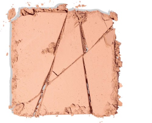 Zerbrochene Make-up-Puder mit mehreren großen Rissen und verstreuten Stücken.