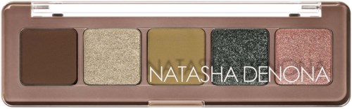 Ein Make-up-Palette mit fünf Lidschatten in Braun-, Gold-, Grün- und Pinktönen. Die Palette ist von Natashá Denona.