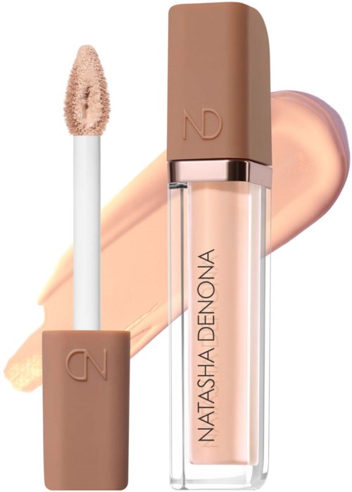 Läppglans med beige lock och applicator, framför ett swatch av glanset på huden.