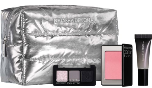 Kosmetiksats med blush, ögonskugga, foundation och en silverväska från Natasha Denona.