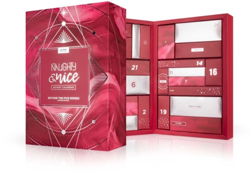 Adventtakalenteri, jossa on numeroituja ovia ja pinkki- ja punavärejä, nimeltään "Naughty & Nice", joulunaikaan.
