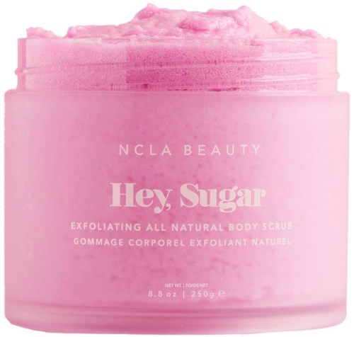 Pinker Behälter mit natürlichem Körperpeeling namens "Hey, Sugar" mit pinkem Peeling innen.