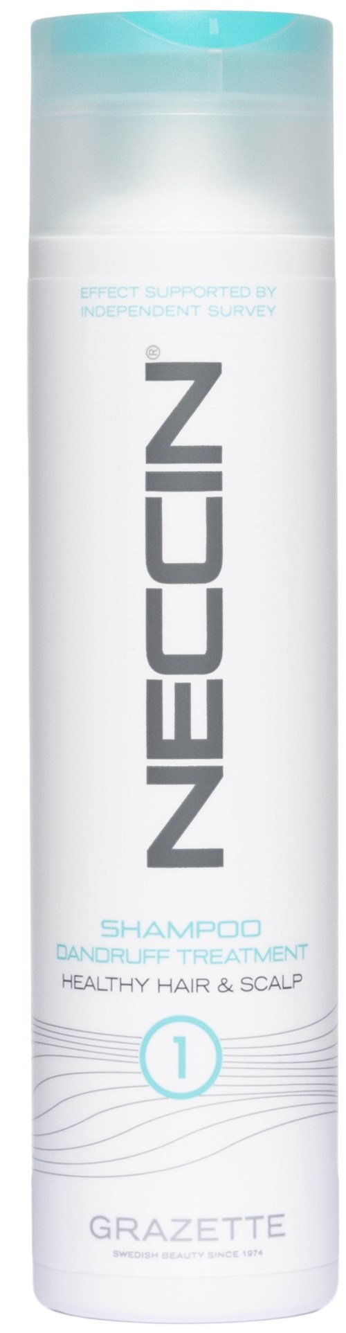 Eine lange, weiße Shampoo-Flasche mit blauer und grauer Schrift und klarem Deckel. Für Haar- und Kopfhautpflege.