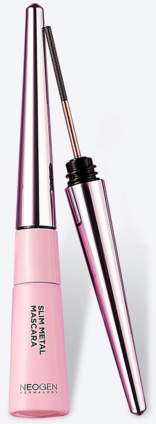 Roze mascara-flacon met zilveren dop en borstel, merk 'Neogen'.