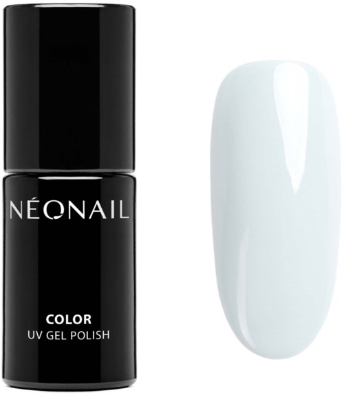 En svart flaska märkt 'NEONAIL' bredvid en vit nagel målad med vit gelnagellack.
