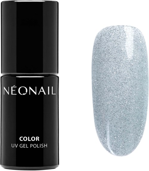 Svart nagellackflaska märkt 'Neonail', bredvid ett ljusblå glittrigt nagelprov.