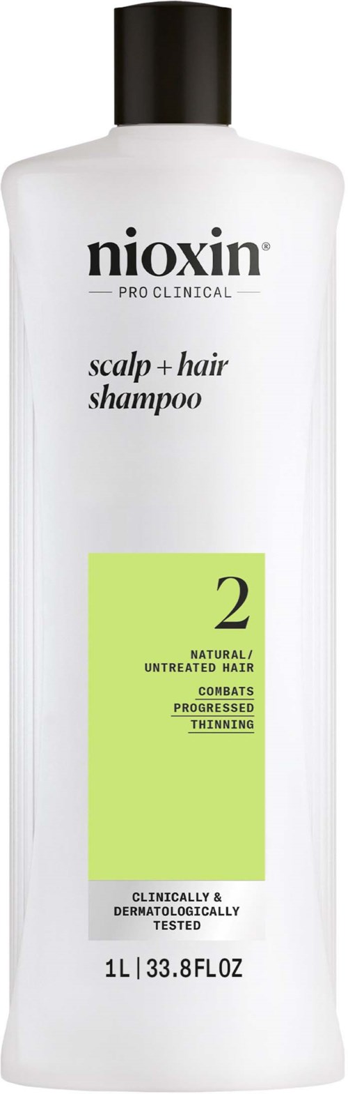 Een witte fles Nioxin shampoo voor hoofdhuid en haar, geschikt voor natuurlijk, onbewerkt en dunner wordend haar, 1L.