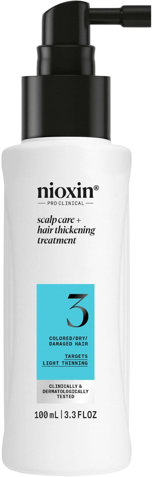 Een witte fles met 'nioxin' label, zwarte pomp en blauwe accenten, voor hoofdhuidverzorging en haarverdikking.