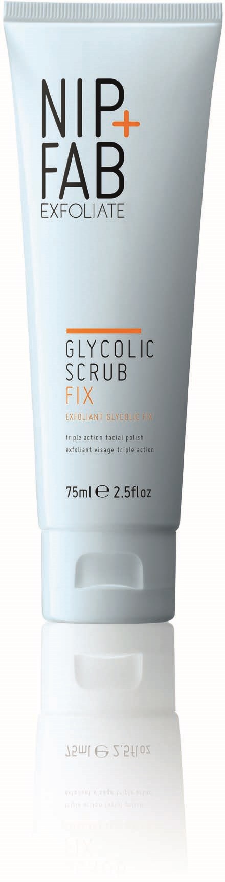 Een tube Nip+Fab Glycolic Scrub Fix met witte en oranje verpakking, inhoud 75 ml.