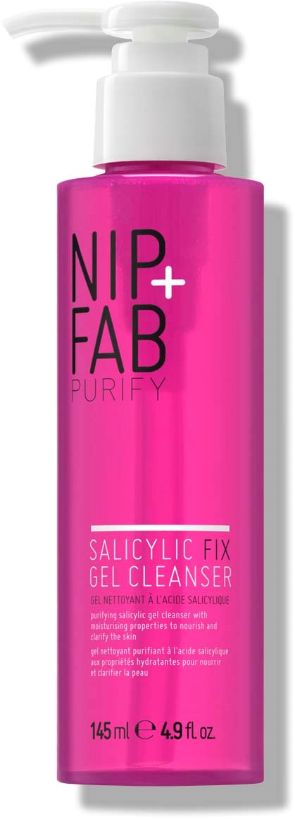 Een roze fles met pomp, label Nip+Fab Purify Salicylic Fix Gel Cleanser, wordt gebruikt voor huidverzorging.